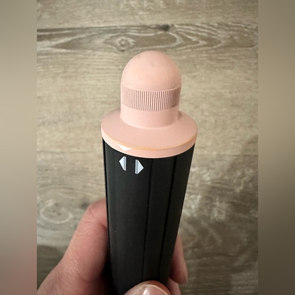 Dyson Airwrap 1.2” (30mm) LONG Barrel in Blush (Blue/Blush Edition) - Picture 3 of 5